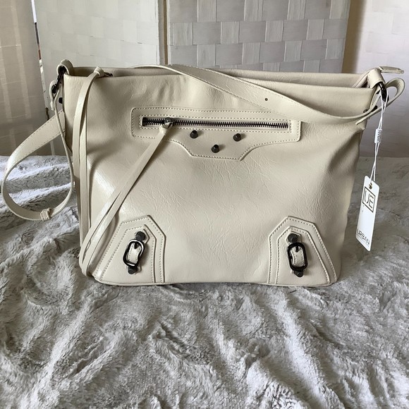 Urban Expressions Cream Leather Shoulder Bag - Picture 5 of 11